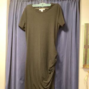 Black dress midi chinches on side